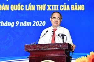 Bí thư Thành ủy TPHCM Nguyễn Thiện Nhân: Định hướng đúng, dù khó khăn người dân vẫn hưởng ứng