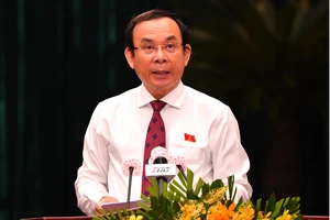 Bí thư Thành ủy TPHCM Nguyễn Văn Nên phát biểu tại Kỳ họp HĐND TPHCM. Ảnh: VIỆT DŨNG
