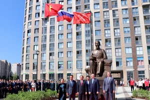 Khánh thành Tượng đài Chủ tịch Hồ Chí Minh tại Saint Petersburg