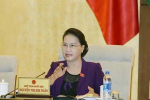 Chủ tịch Quốc hội Nguyễn Thị Kim Ngân chủ trì phiên họp. Ảnh: TTXVN