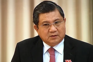 Chủ nhiệm Ủy ban Đối ngoại Nguyễn Văn Giàu phát biểu tại phiên họp thứ 19 của UBTVQH