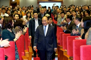 Thủ tướng Nguyễn Xuân Phúc đến dự Hội nghị triển khai kế hoạch công tác năm 2018 của Tổng cục Thống kê