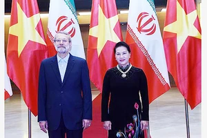 Chủ tịch Quốc hội Nguyễn Thị Kim Ngân chủ trì lễ đón chính thức Chủ tịch Quốc hội Ali Ardeshir Larijani 