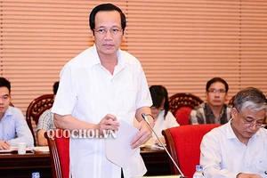Bộ trưởng Bộ Lao động, Thương binh và Xã hội Đào Ngọc Dung phát biểu tại phiên họp