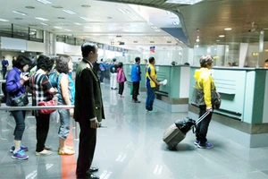 Kiến nghị tiếp tục cấp thị thực điện tử cho người nước ngoài nhập cảnh Việt Nam
