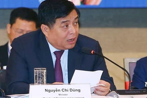  Bộ trưởng Bộ Kế hoạch và Đầu tư Nguyễn Chí Dũng phát biểu tại Diễn đàn 