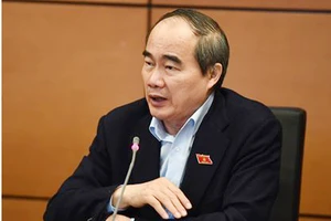 Bí thư Thành ủy TPHCM Nguyễn Thiện Nhân tại phiên họp tổ sáng 29-10-2019