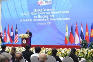 Thủ tướng Chính phủ Nguyễn Xuân Phúc, Chủ tịch ASEAN 2020 phát biểu bế mạc Hội nghị. Ảnh: QUANG PHÚC