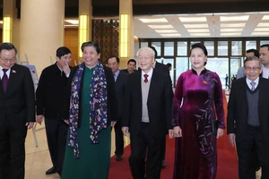 Tổng Bí thư, Chủ tịch nước Nguyễn Phú Trọng gặp mặt các lãnh đạo, nguyên lãnh đạo Quốc hội qua các thời kỳ. Ảnh: QUANG PHÚC