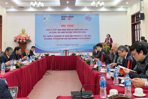 Viện trưởng Viện Nghiên cứu Quản lý kinh tế Trung ương (CIEM) Trần Thị Hồng Minh phát biểu khai mạc hội thảo 