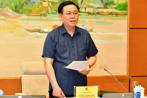 Chủ tịch Quốc hội Vương Đình Huệ phát biểu chỉ đạo tại phiên họp. Ảnh: VIẾT CHUNG 