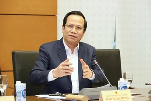 Bộ trưởng Bộ LĐ, TB-XH Đào Ngọc Dung là thành viên Chính phủ thứ 2 đăng đàn trả lời chất vấn chính