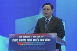Chủ tịch Quốc hội Vương Đình Huệ phát biểu khai mạc Diễn đàn. Ảnh: QUANG PHÚC