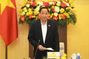 Phó Chủ tịch Quốc hội Trần Quang Phương phát biểu tại buổi làm việc ​
