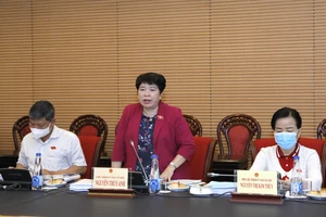 Chủ nhiệm Ủy ban Xã hội Nguyễn Thúy Anh điều hành phiên họp