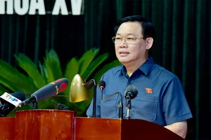 Chủ tịch Quốc hội Vương Đình Huệ phát biểu tại cuộc tiếp xúc với cử tri TP Hải Phòng