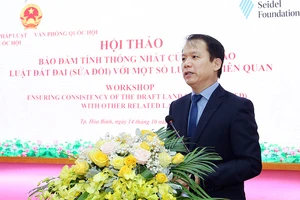 Chủ nhiệm Ủy ban Pháp luật Hoàng Thanh Tùng phát biểu khai mạc hội thảo