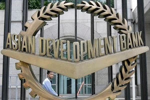 Ngân hàng Phát triển châu Á (ADB) được thành lập năm 1966, thuộc sở hữu của 68 thành viên, trong đó có 49 thành viên trong khu vực