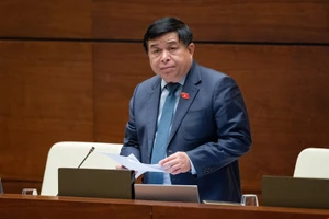 Bộ trưởng Bộ KH-ĐT Nguyễn Chí Dũng
