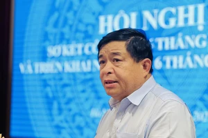 Bộ trưởng Bộ KH-ĐT Nguyễn Chí Dũng phát biểu tại hội nghị 