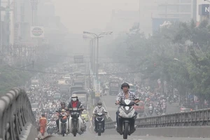 Tình trạng ô nhiễm không khí chủ yếu do bụi, đặc biệt là bụi mịn PM2.5 tiếp tục ở mức cao, có biểu hiện mùa rõ rệt