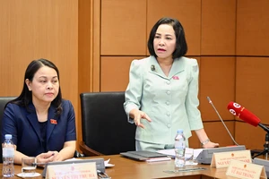 Phó Chủ tịch Quốc hội Nguyễn Thị Thanh phát biểu tại phiên thảo luận tổ chiều 25-6. Ảnh: QUANG PHÚC 