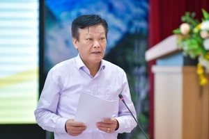 Thứ trưởng Bộ Nội vụ Nguyễn Duy Thăng trình bày các đề án sắp xếp đơn vị hành chính cấp huyện, cấp xã giai đoạn 2023-2025 của các tỉnh Nam Định, Sóc Trăng và Tuyên Quang