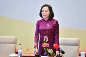 Phó Chủ tịch Quốc hội Nguyễn Thị Thanh vừa ký 3 nghị quyết về phê chuẩn kết quả bầu, miễn nhiệm Phó Chủ tịch HĐND các tỉnh