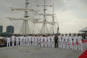 Lực lượng hải quân Việt Nam và Ấn Độ tại buổi lễ. Ảnh: MINH CHÂU 