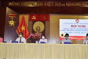 Các ứng cử viên HĐND TPHCM đơn vị bầu cử số 23 tiếp xúc cử tri quận Tân Phú