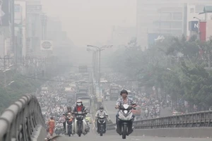 Ô nhiễm môi trường ngày càng đe doạ đến an toàn hô hấp con người 