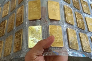 Giá vàng thế giới giảm mạnh, vàng SJC giảm 550.000 đồng/lượng 