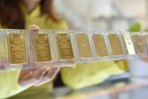 Vàng SJC trụ vững trên 79 triệu đồng/lượng dù giá vàng thế giới đi ngang 