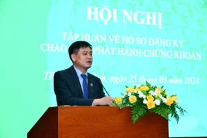 Phó Chủ tịch UBCKNN Hoàng Văn Thu phát biểu tại hội nghị 