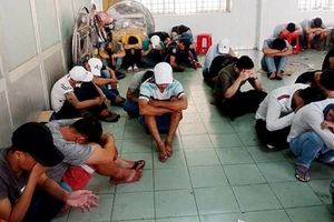 Kiểm tra quán bar Đông Kinh, phát hiện 95 người dương tính ma túy