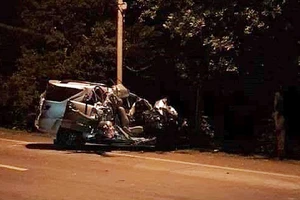 Vụ tai nạn khiến 3 người phụ nữ đi trên ô tô 7 chỗ tử vong. Ảnh: MXH
