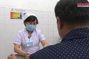  Xác minh vụ cô gái bị kẻ lạ dùng vật nhọn rạch tay phải uống thuốc phơi nhiễm HIV