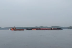 Phân luồng giao thông hàng hải, hạn chế lưu thông hàng hải qua khu vực chìm tàu ở Cần Giờ