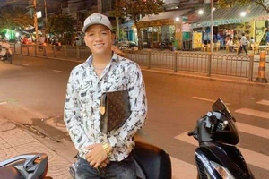 Truy bắt đối tượng cầm đầu trong vụ “băng áo cam” đập phá quán nhậu ở quận Bình Tân