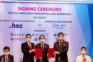 Ngân hàng First Commercial Bank cùng Công ty Cổ phần chứng khoán TPHCM ký kết hợp đồng 44 triệu USD