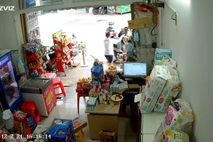 Bắt 2 “bợm nhậu” chuyên giả vờ mua rồi cướp bia của các cửa hàng ở TP Thủ Đức