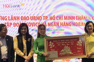 Phó Chủ tịch UBND TPHCM Phan Thị Thắng thăm, chúc tết các doanh nghiệp