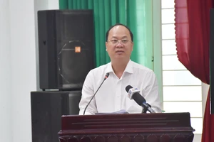 Phó Bí thư Thành ủy TPHCM Nguyễn Hồ Hải phát biểu chỉ đạo tại Hội nghị Ban Chấp hành Đảng bộ huyện Hóc Môn lần thứ 10. Ảnh: CHÍ THẠCH 