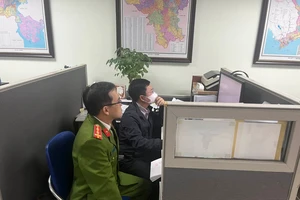 Công an khám xét ở Cục Đăng kiểm Việt Nam vào ngày 28-12