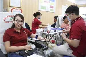 Hơn 600 cán bộ, nhân viên, người lao động hiến máu 