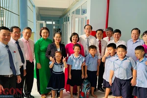 Chủ tịch HĐND TPHCM Nguyễn Thị Lệ dự lễ khánh thành Trường Hy Vọng quận 6. Ảnh: CHÍ THẠCH 