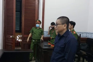 Bị cáo Đoàn Thanh Phương, cựu thiếu tá, điều tra viên sơ cấp Công an TP Thủ Đức (TPHCM) tại tòa