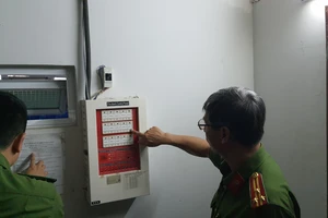 Một nhà trọ 7 tầng xây tăng thêm 135 phòng ở quận Tân Phú