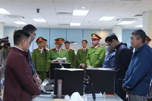 Công an TPHCM thực hiện khám xét tại phòng nghiệp vụ của Cục Đăng kiểm Việt Nam