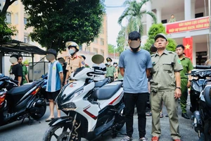 Nhóm “quái xế” đua xe trên cầu Sài Gòn lĩnh án